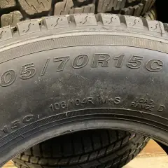 Opona 205/70R15C, idealna do busa. Czy do busa muszą być opony C? Tak, ta opona ma oznaczenie C.