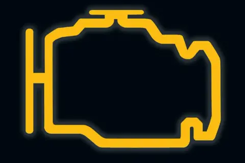 Żółta kontrolka silnika w Citroenie. Co to znaczy? Awaria silnika, czas do mechanika.