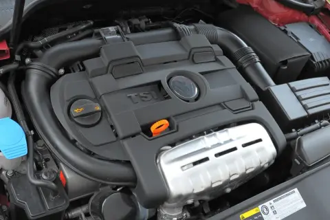 Silnik 1.4 TSI EA211, serce wielu modeli Volkswagena, Skody i Seata. Znajduje się w autach takich jak Golf, Octavia czy Leon.