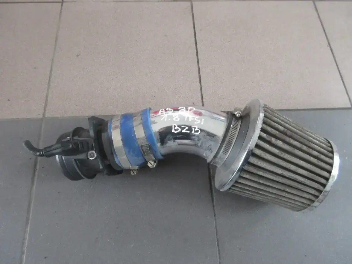 Filtr stożkowy do Audi A3 1.8 TFSI BZB. Zapewnia lepszy przepływ powietrza, co daje lepsze osiągi.