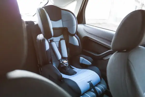 Jak wygląda ISOFIX i jak poprawnie zamontować fotelik?