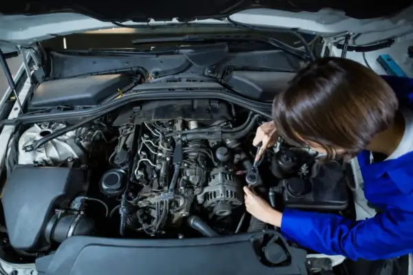Mechanik sprawdza silnik, bo wciskam gaz a auto nie przyspiesza.